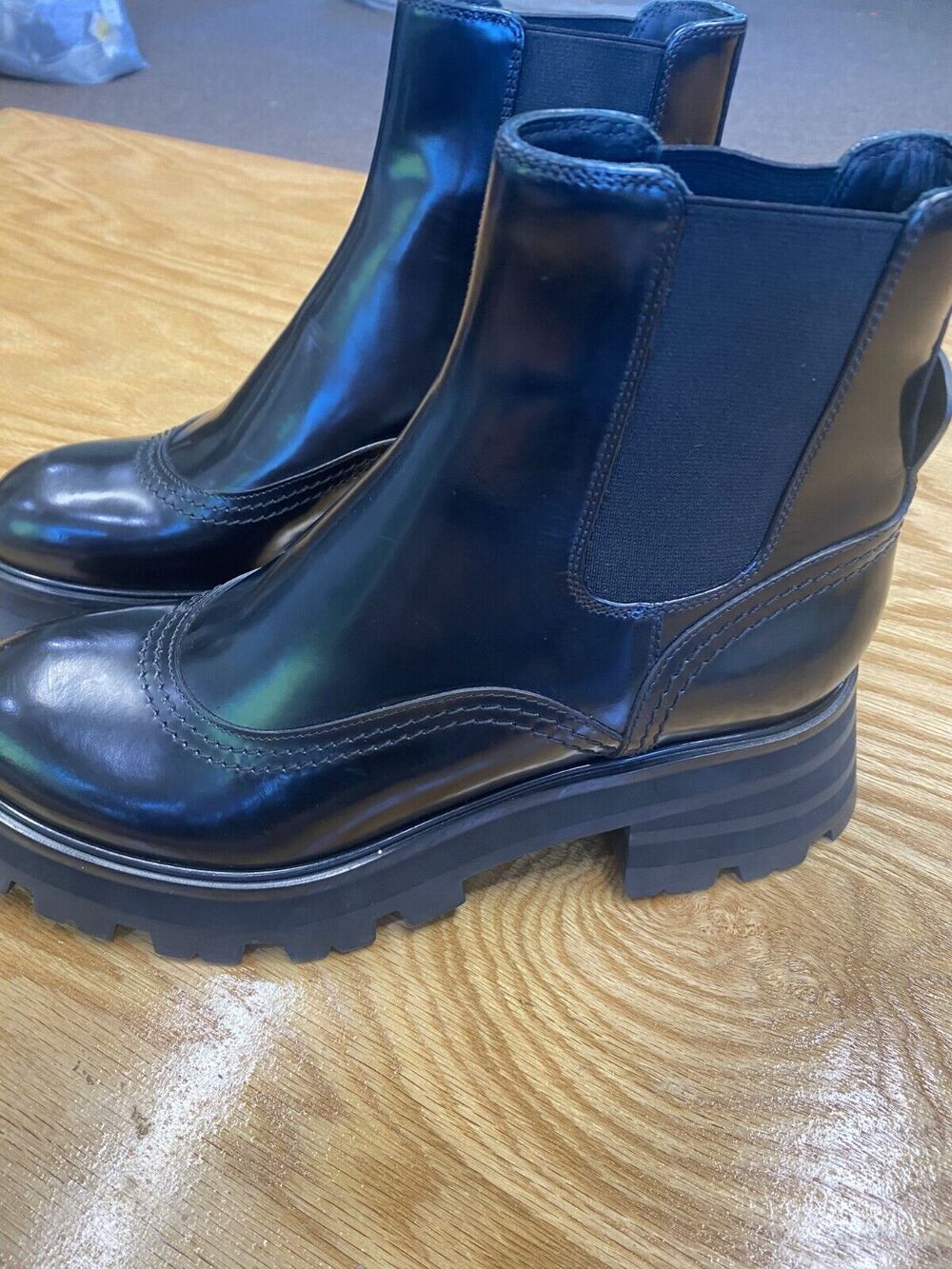 Alexander McQueen Chelsea Boots Women's 40.5 Black Patent Leather Block Heel S32